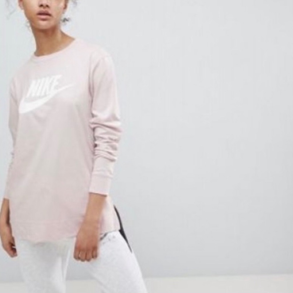 🔥 BUNDLE: Nike - Long Sleeve Athletic Tops